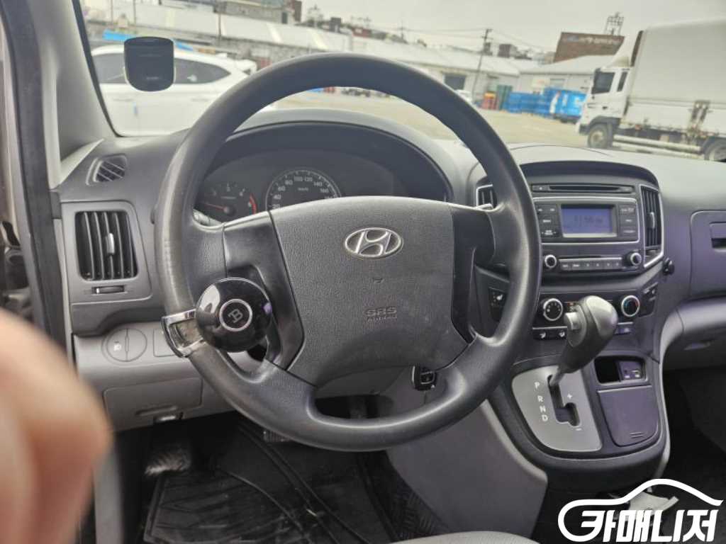 Hyundai Starex Grand Starex Van 3-Seater thumbnail 13