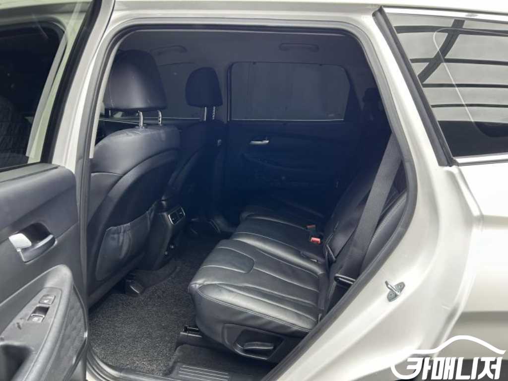 Hyundai Santa Fe The New Santa Fe Gasoline 2.5T 2WD Prestige thumbnail 6