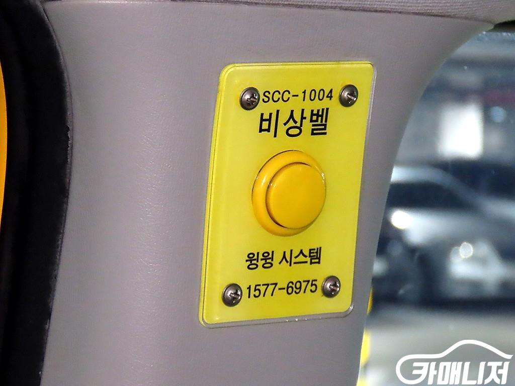 Hyundai Starex Grand Starex 15-Seater School Bus thumbnail 15