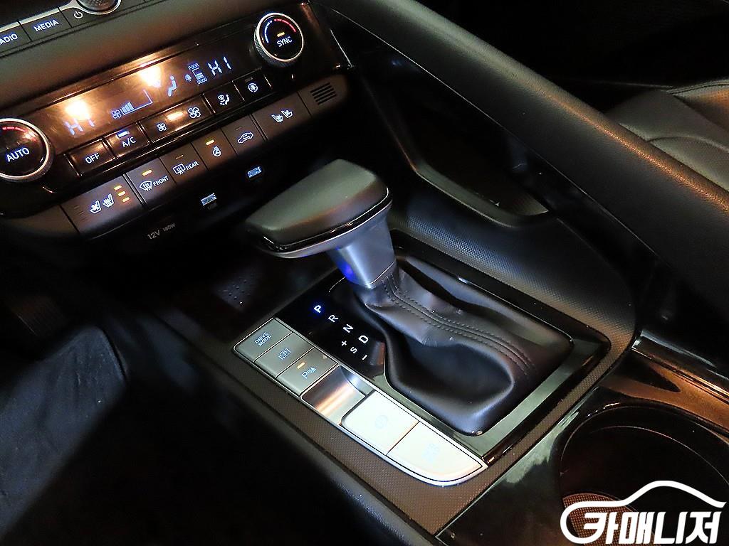 Hyundai Avante 1.6 Inspiration thumbnail 12