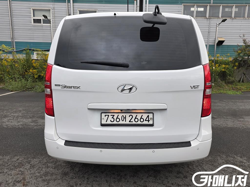 Hyundai Starex The New Grand Starex 2WD Wagon 12-Seater thumbnail 4