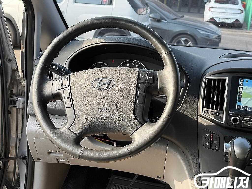 Hyundai Starex The New Grand Starex 2WD Wagon 12-Seater thumbnail 8