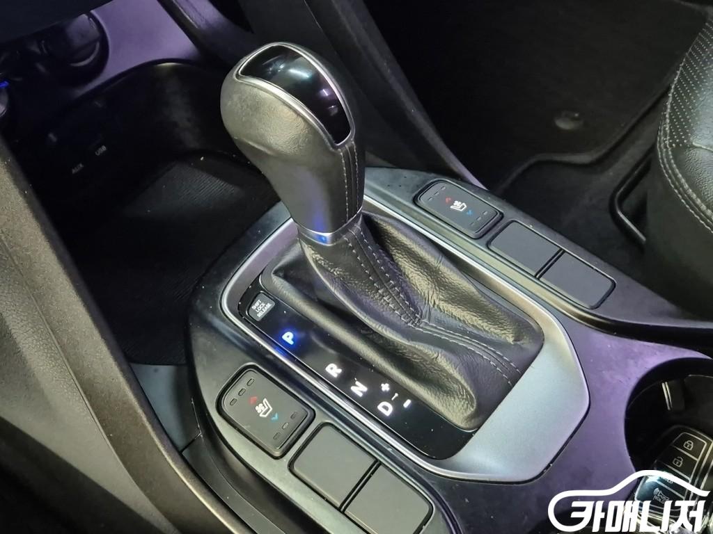 Hyundai Santa Fe Santa Fe DM Diesel 2WD 2.0 Premium thumbnail 16