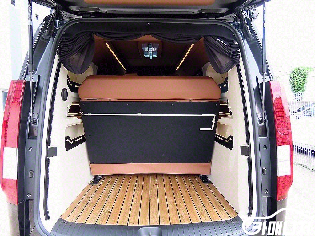 Hyundai Staria Camper thumbnail 12