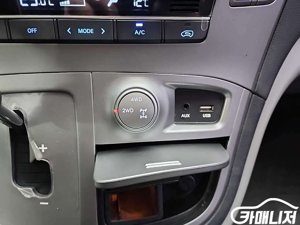 Hyundai Starex Grand Starex 12-Seater Wagon thumbnail 18