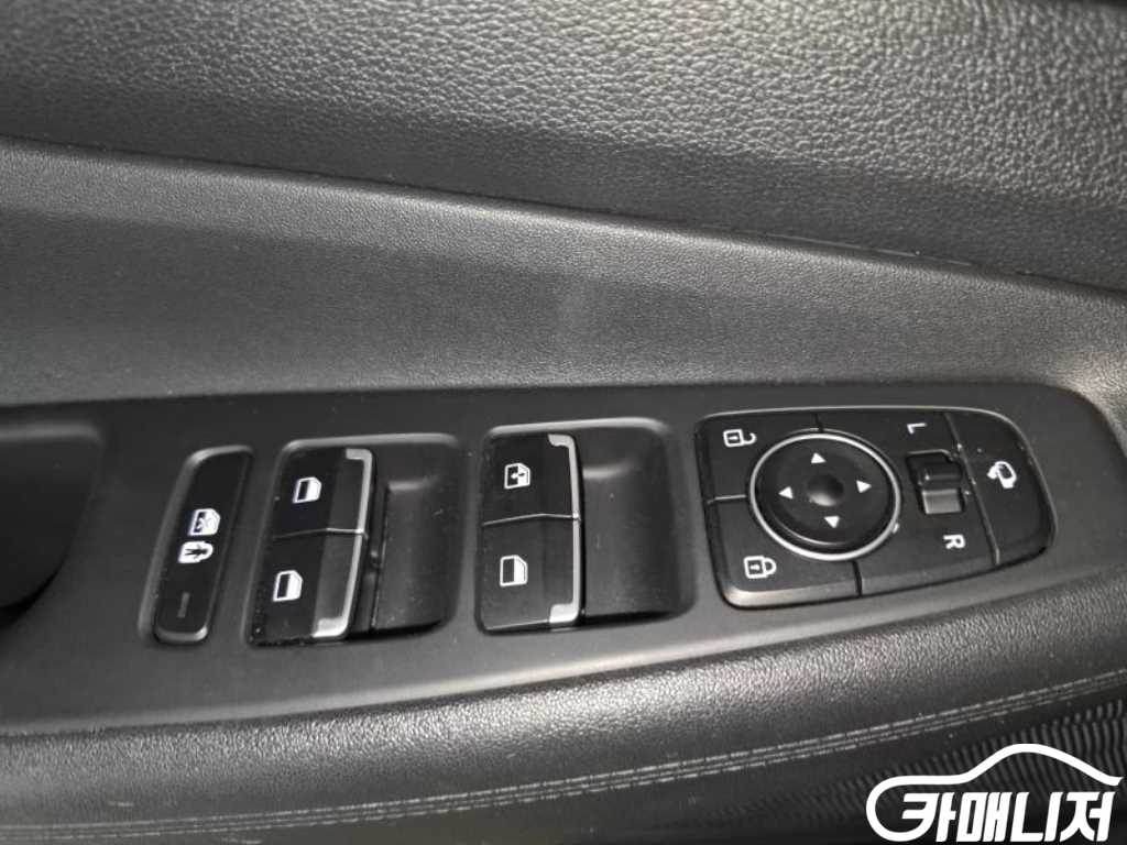 Hyundai Santa Fe The New Santa Fe Diesel 2.2 2WD Premium Choice thumbnail 7