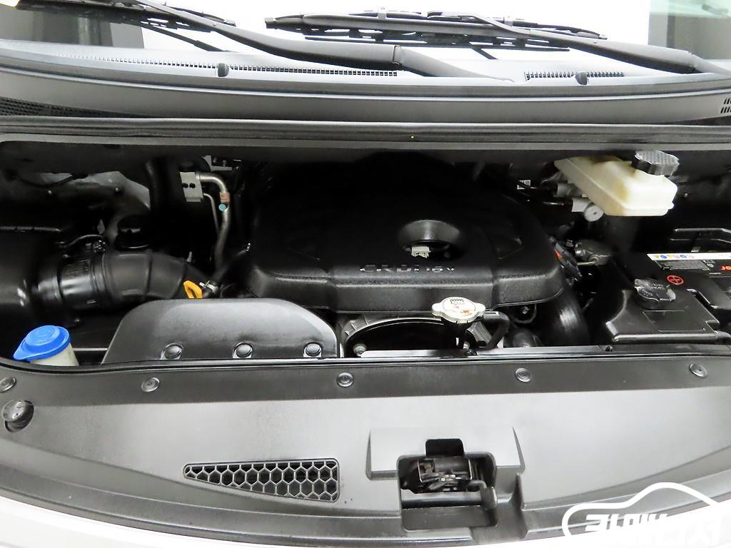 Hyundai Starex Grand Starex 11-Seater Wagon thumbnail 20