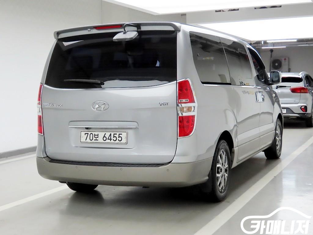 Hyundai Starex Grand Starex 11-Seater Wagon thumbnail 4