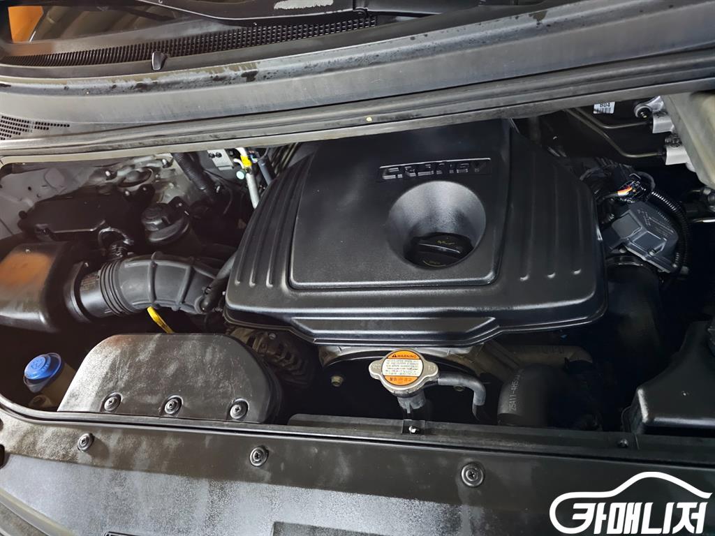 Hyundai Starex Grand Starex Van 3-Seater thumbnail 18