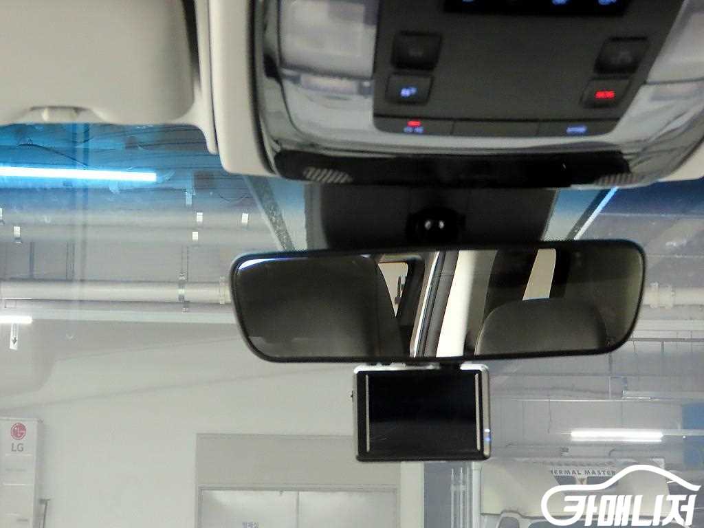 Hyundai Staria 2WD Diesel Tourer Modern thumbnail 16