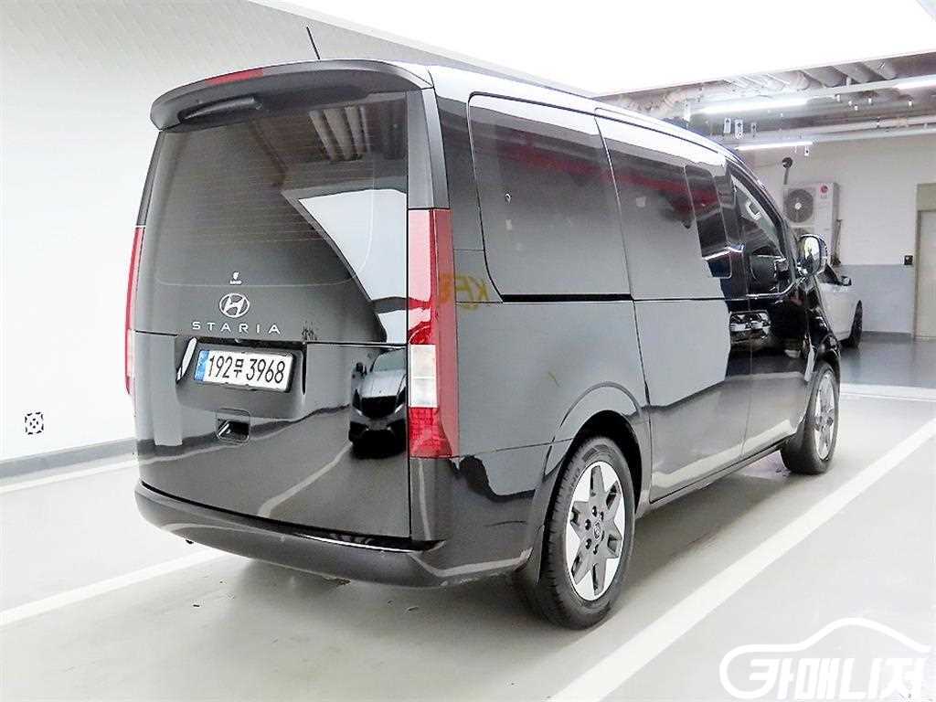 Hyundai Staria 2WD Diesel Tourer Modern thumbnail 4