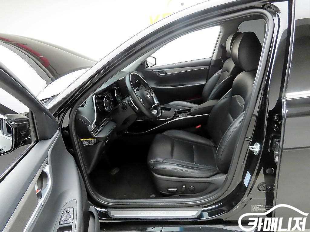 Hyundai Grandeur The New Grandeur IG Hybrid Premium Choice thumbnail 13