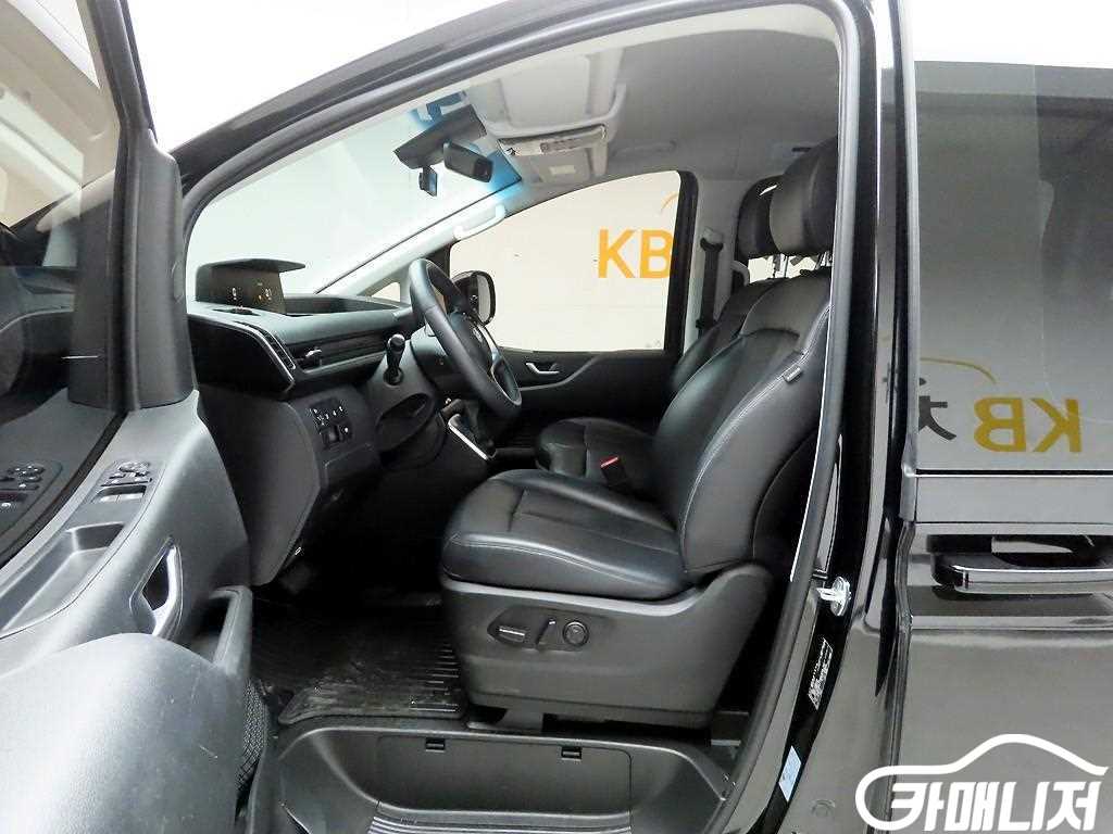 Hyundai Staria 2WD Diesel Tourer Modern thumbnail 11