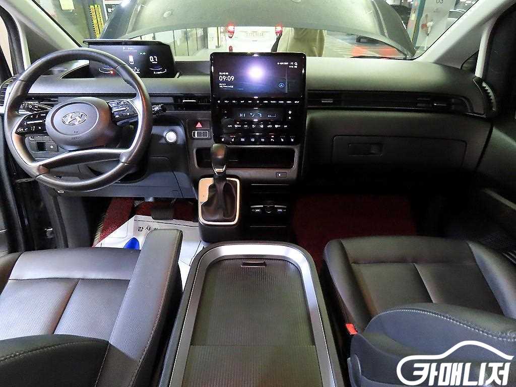 Hyundai Staria 2WD Diesel Cargo Modern thumbnail 10