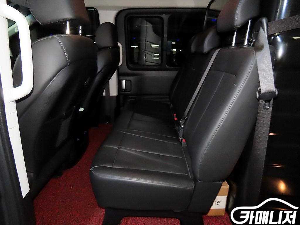 Hyundai Staria 2WD Diesel Cargo Modern thumbnail 7