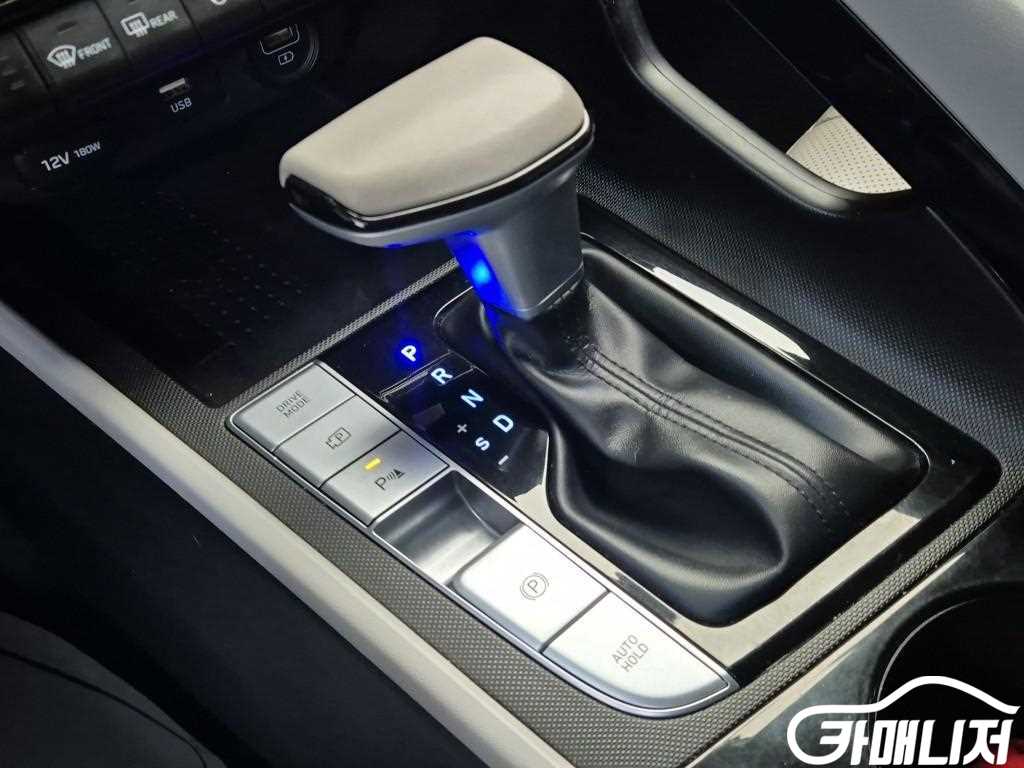 Hyundai Avante 1.6 Inspiration thumbnail 8