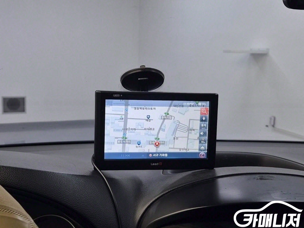 Hyundai Starex Grand Starex Van 3-Seater thumbnail 12