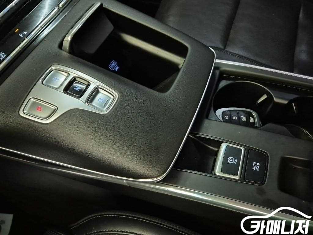 Hyundai Grandeur The New Grandeur IG LPI 3.0 Premium thumbnail 8