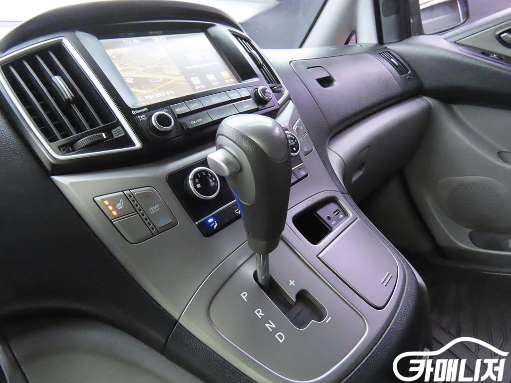 Hyundai Starex Grand Starex 12-Seater Wagon thumbnail 12