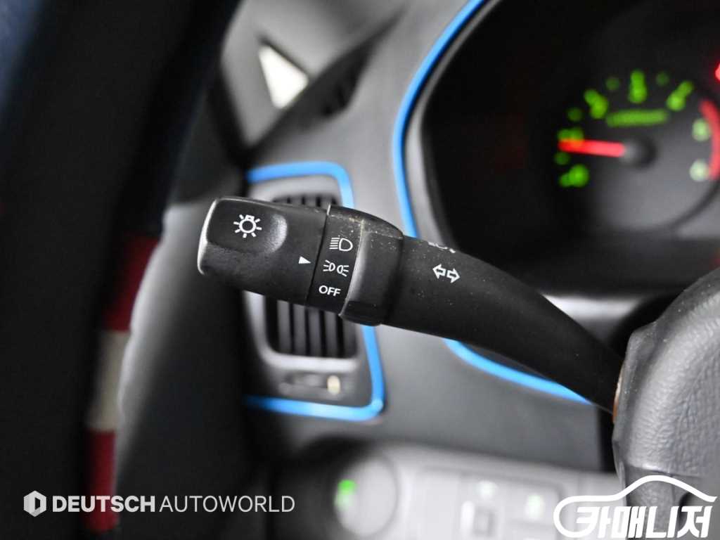 Hyundai Starex Grand Starex Van 5-Seater thumbnail 18