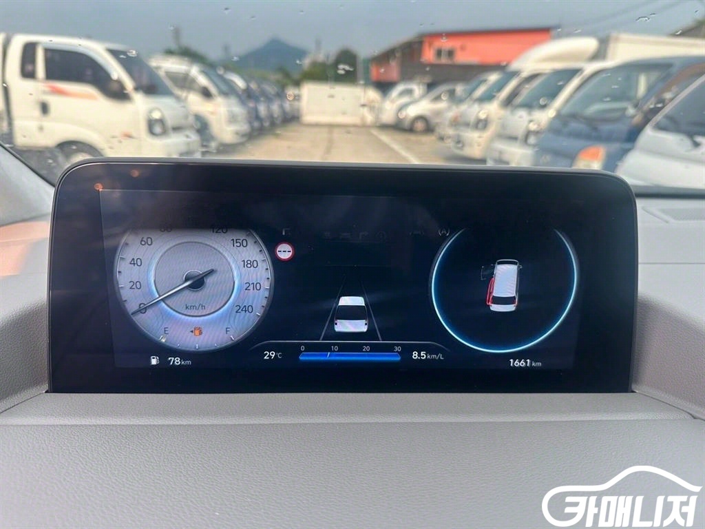 Hyundai Staria 4WD Diesel Lounge Limousine thumbnail 8