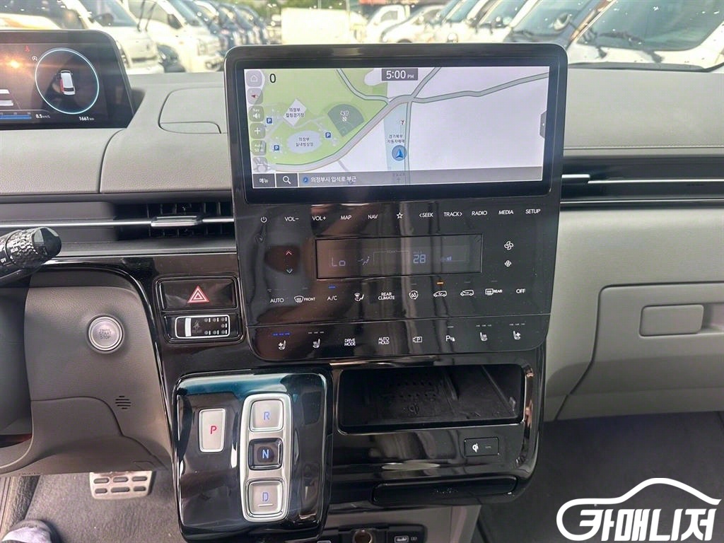 Hyundai Staria 4WD Diesel Lounge Limousine thumbnail 9