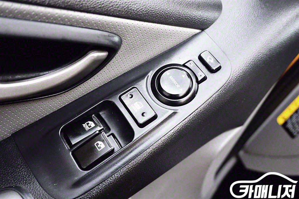 Hyundai Starex The New Grand Starex Child Safety Vehicle LPi thumbnail 18