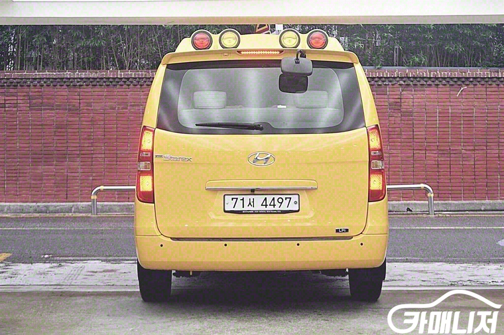 Hyundai Starex The New Grand Starex Child Safety Vehicle LPi thumbnail 4