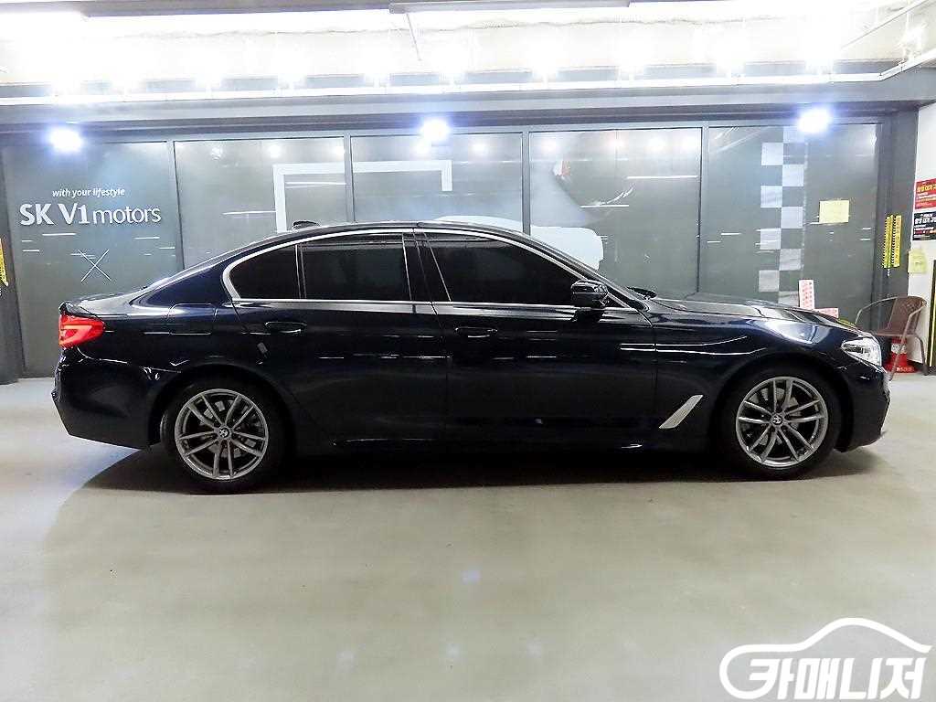 BMW 5 Series 520d thumbnail 3