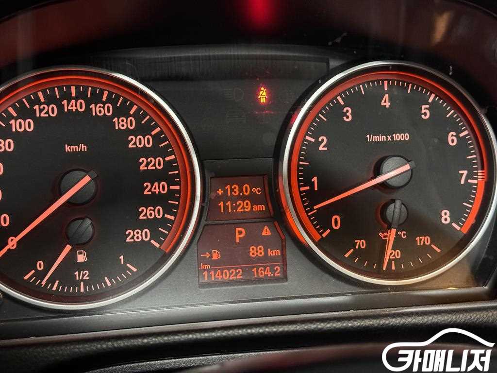BMW 3 Series 328i Convertible thumbnail 10