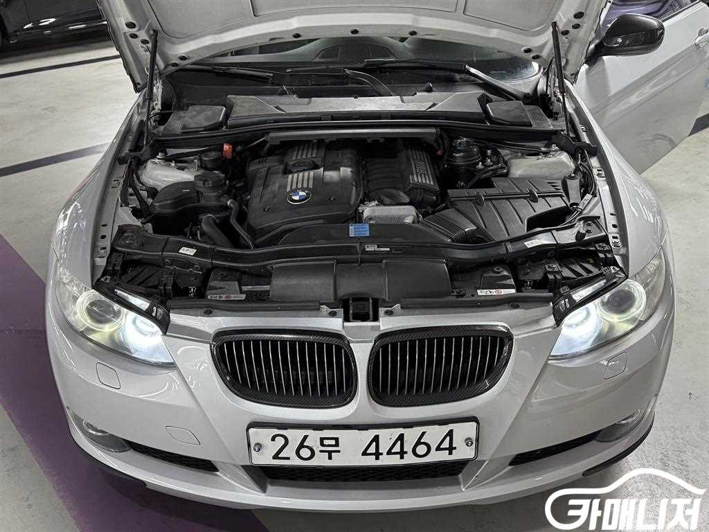 BMW 3 Series 328i Convertible thumbnail 12